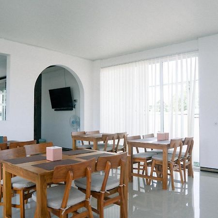Christika Homestay Labuan Bajo Ngoại thất bức ảnh