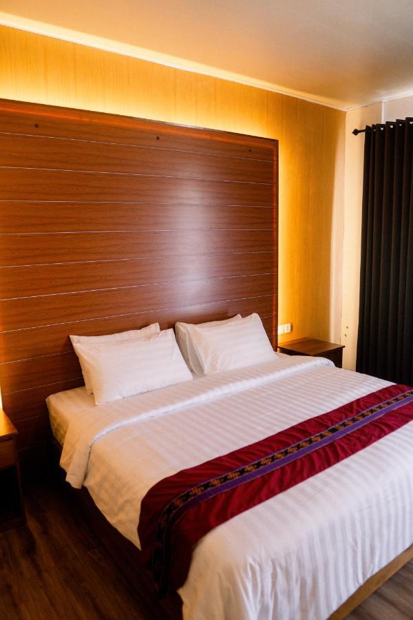 Christika Homestay Labuan Bajo Ngoại thất bức ảnh