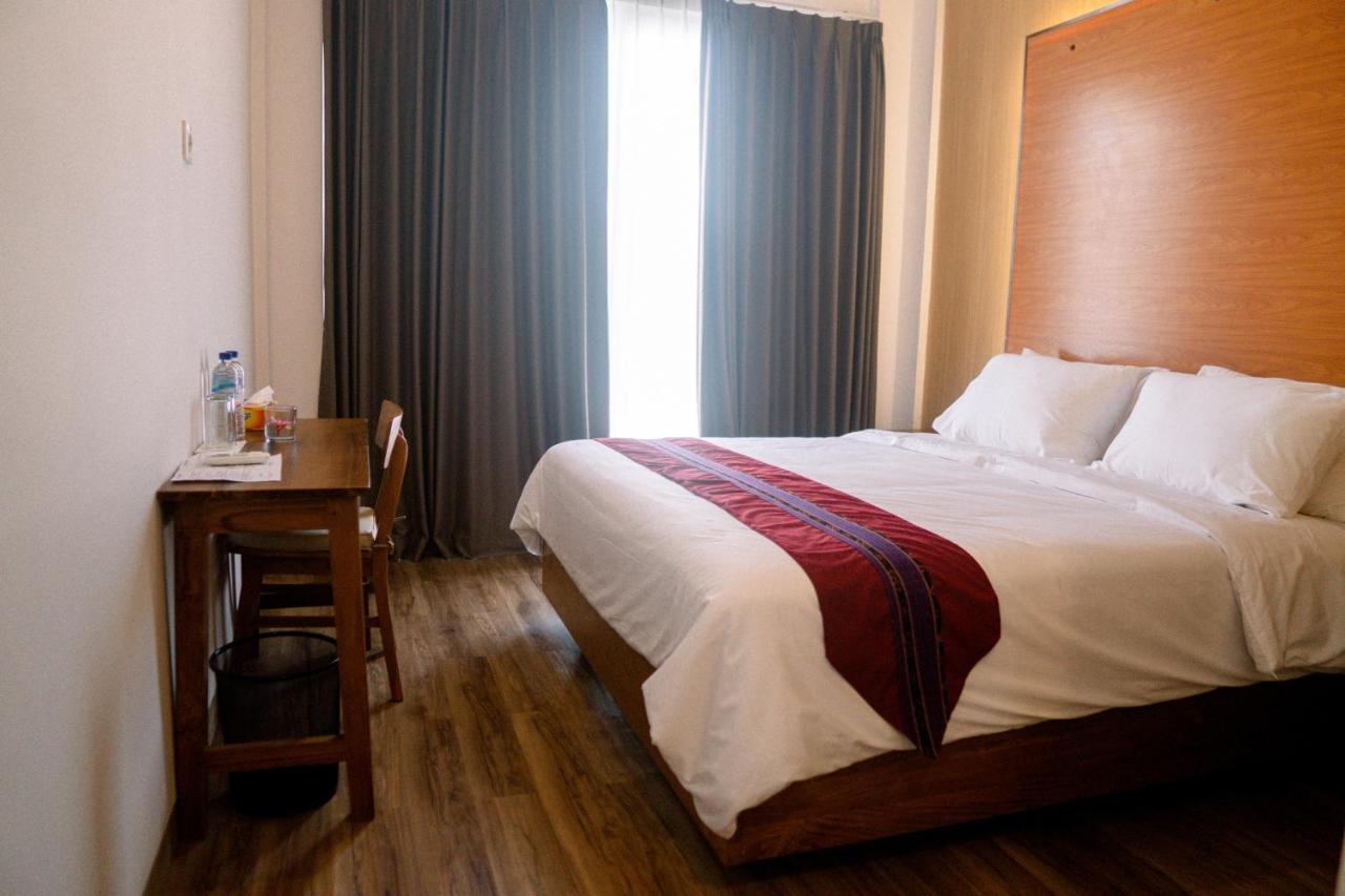 Christika Homestay Labuan Bajo Ngoại thất bức ảnh