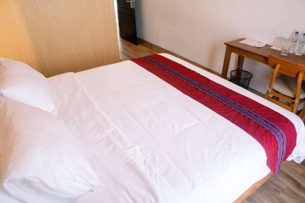 Christika Homestay Labuan Bajo Ngoại thất bức ảnh