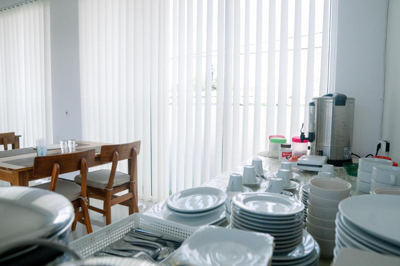 Christika Homestay Labuan Bajo Ngoại thất bức ảnh