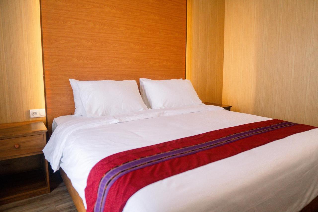 Christika Homestay Labuan Bajo Ngoại thất bức ảnh