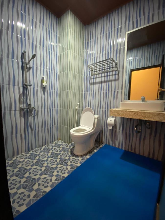 Christika Homestay Labuan Bajo Ngoại thất bức ảnh