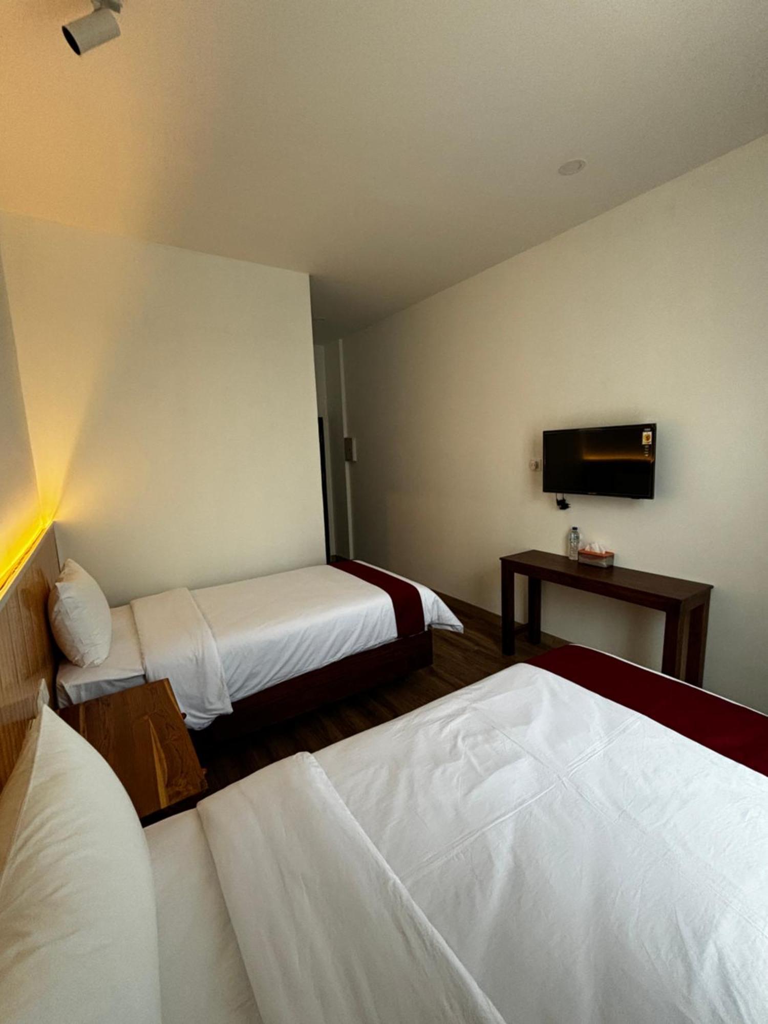 Christika Homestay Labuan Bajo Ngoại thất bức ảnh