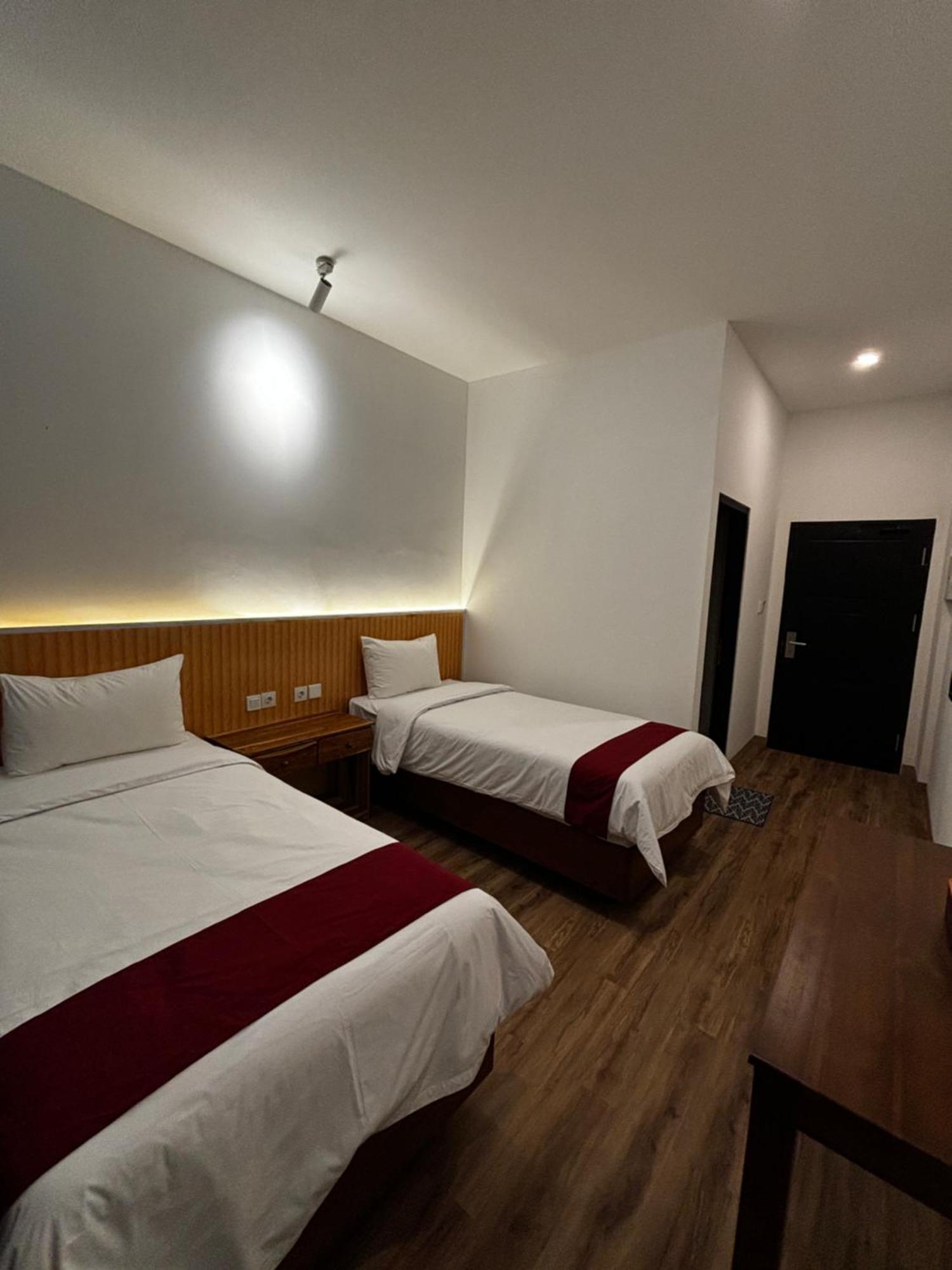 Christika Homestay Labuan Bajo Ngoại thất bức ảnh