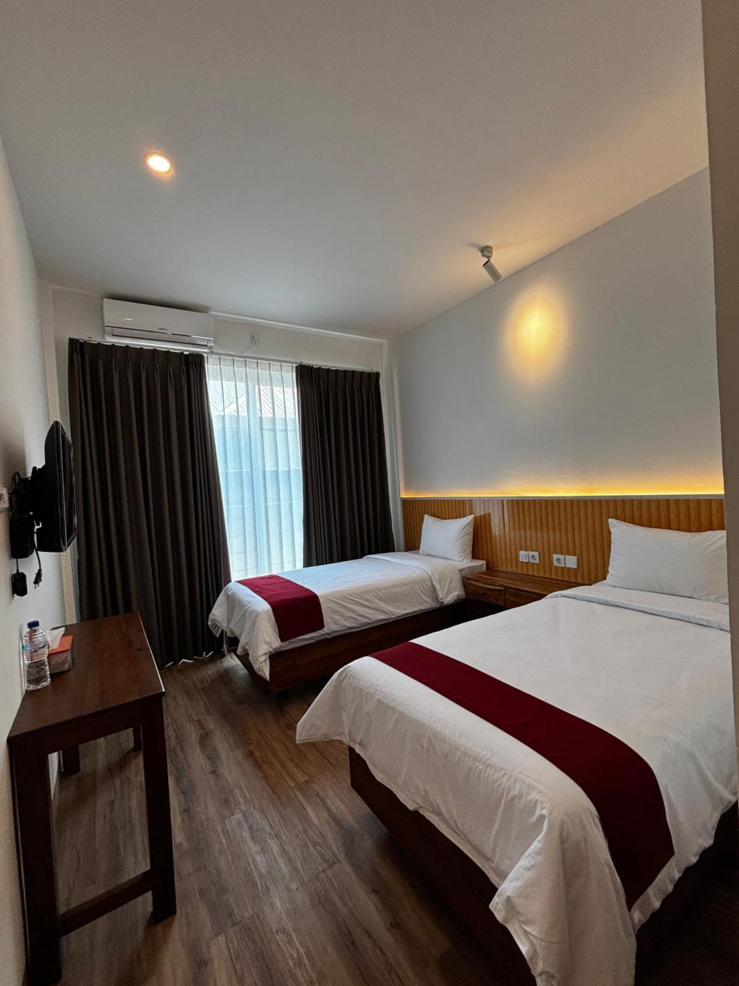 Christika Homestay Labuan Bajo Ngoại thất bức ảnh