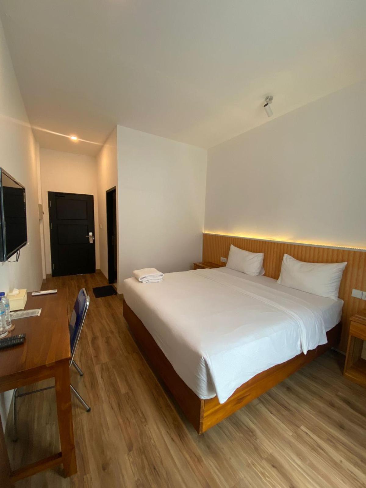 Christika Homestay Labuan Bajo Ngoại thất bức ảnh