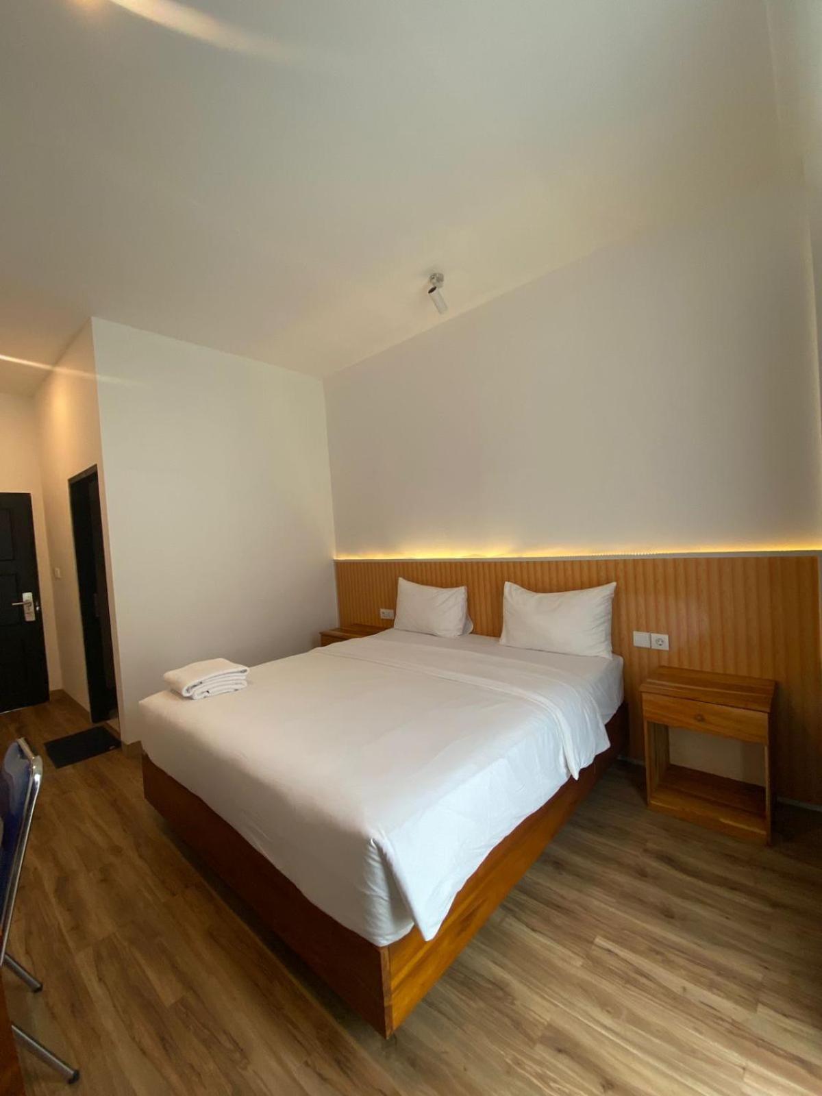Christika Homestay Labuan Bajo Ngoại thất bức ảnh